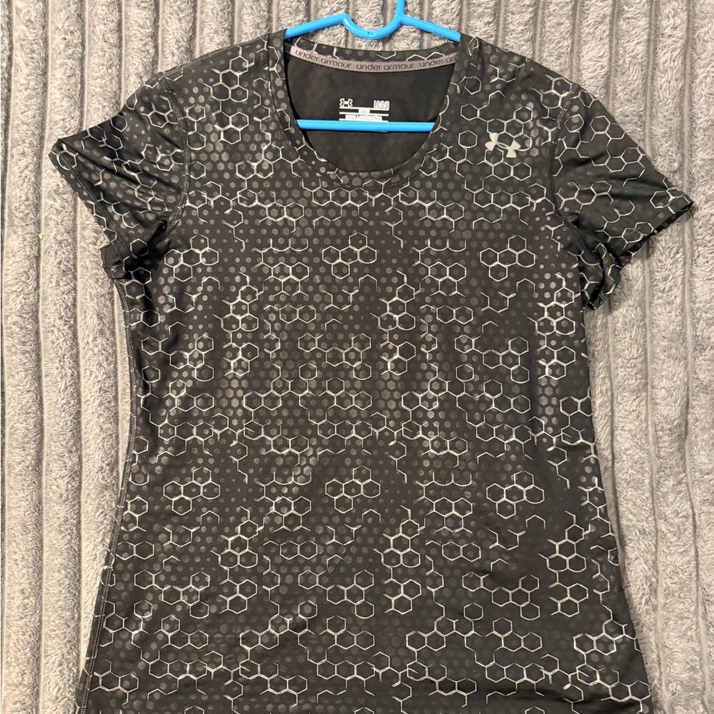 Under Armour Black Hexagon Short Sleeve Tee